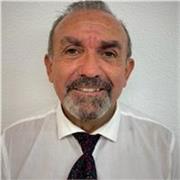 Licenciado en a comunicación social y periodismo. Director/ editor de medios gráficos. Locutor de radio