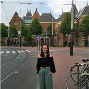 Libraia laureata in comunicazione, offro ripetizioni di lingue per medie e superiori, auto compiti per i più piccini