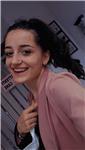 Giovane ragazza di 19 anni, amante della musica e molto a suo agio con l'italiano