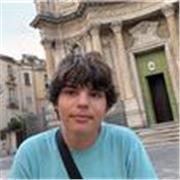 Estudiante de 2 bachillerato da clases de Lengua Castellana y Literatura a alumnos de Primaria y ESO