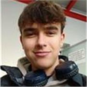 Sono uno studente delle superiori che ha tanta voglia di insegnare e aiutare