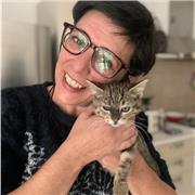 Diplomata in lingue ITCS ERASMO DA ROTTERDAM Bollate - vissuta a Londra 3 mesi - lavorato come baby sitter e frequentato corso presso scuola madrelingua a Londra - agente di viaggio per 11 anni e gestito B&B a Panamà per 6 anni ( uso lingua inglese e spag