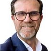 “Experto en finanzas con experiencia en empresa privada, pública y tercer sector. Profesor motivador que convierte la contabilidad