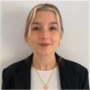 Profesora de Biología imparte clases a personas de todas las edades