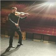 Profesor titulado en el Conservatorio Superior de Música del País Vasco, MUSIKENE. Experiencia en clases de violín , viola y piano