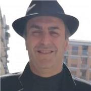 Professore presso le Scuole Superiori impartisce lezioni di Italiano, Storia, Diritto per studenti