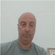 Me considero una persona responsable, organizada y muy cariñosa con los niños. Tengo paciencia y creatividad para acompañarlos en