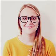 Laureata in storia dell’arte, con abilitazione all’insegnamento, offre lezioni di storia dell’arte