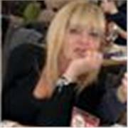 Sono professoressa di inglese di ruolo da 25 anni, ho insegnato alla primaria, la secondaria inferiore e ora al liceo