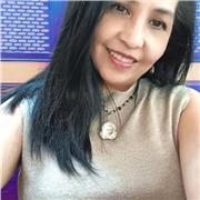 Mis clases están dirigidas principalmente a personas adultas que desean aprender o practicar el idioma de una manera natural