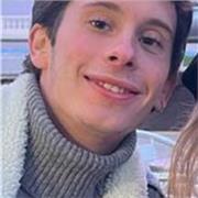 Joven estudiante de Comunicación de 21 años con experiencia con niños. Alto nivel de inglés. Me ofrezco para dar clases de todo de Primaria, Sociales o Humanidades de la ESO y Bachillerato