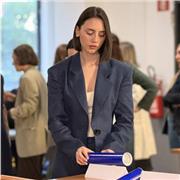 Offro ripetizioni pensate su misura per te: niente spiegazioni standard e noiose, ma un metodo costruito sulle tue esigenze.