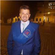 Profesor de Física y Química imparte clases a todos los niveles en ciencias