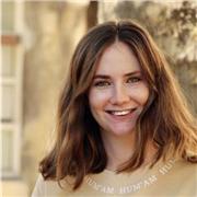 Doctorante en physique donne cours de physique jusque niveau L3