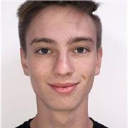 Englisch-Tutor, der in England aufgewachsen ist. Biologie Bachelors-Absolvent von der Universität von Edinburgh.