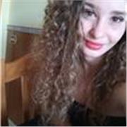 Laureata in Filologia Moderna impartisce lezioni nelle materie umanistiche, cercando di trovare il giusto metodo per ogni studente