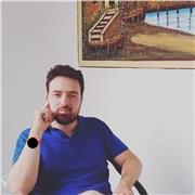 Laureato in materie scientifiche impartisce lezioni di biologia, chimica, biochimica, Inglese a studenti medie e liceo