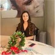 Laureata in Economia Aziendale con certificazione C2 Inglese e diploma presso Liceo scientifico