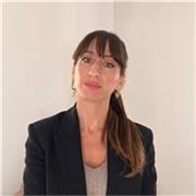 Sono una psicologa e insegno nella scuola. Specializzata nell'insegnamento con i bambini/ragazzi con difficoltà scolastiche e con gli stranieri