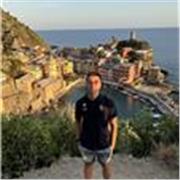 Me llamo Ekain, tengo 21 años y soy de Tolosa. Escribo porque me encantaría seguir trabajando con niños, que es lo que he estado h