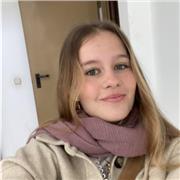 Profesora de inglés con título de C1 de Cambridge apto para dar clases a todos los niveles y edades y preparación para exámenes