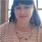 Una profesora con experiencia en primer y segundo ciclo, con ímpetu y variadas estrategias con niños con NEE, y alumnos regular