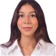 Profesor de apoyo escolar en clases para niños de forma virtual