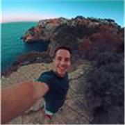 Soy un profesional de la educación con vocación y compromiso por el desarrollo integral del alumnado. 