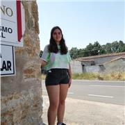 Soy maestra de Educación Infantil y especialista en Audición y Lenguaje. Doy clases de refuerzo a niños y niñas de primaria.