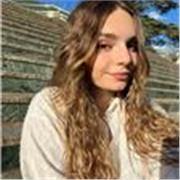 Soy una persona muy activa y preocupada por el aprendizaje de mis alumnos. Imparto clases de apoyo escolar adaptándome a sus necesidades.