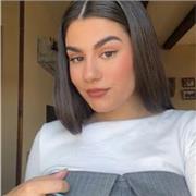 Profesora de educación primaria que ofrece apoyo y repaso escolar a alumnos de primero de primaria,1º de la ESO