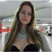 Profesora en una academia por 2 años, doy clases a niños  de 4 a 18 años.
Soy inglesa.