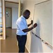  Maths pour élève et étudiant à Besançon. Doctorant en mathématiques, spécialité théorie des nombres.