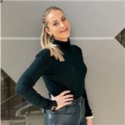 Profesora de apoyo particular especializada en en enseñanza de la lengua inglesa y el español. Amplia experiencia en el campo de la enseñanza pública y privada desde niveles inferiores (colegio) a superiores (universidad). Actualmente profesora de español