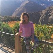 Educadora de Párvulos P.U.C y Profesora yoga para niños, ofrece clases de yoga para niños y niñas de 3 a 12 años