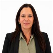 Maestra de apoyo escolar para estudiantes de secundaria básica