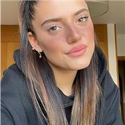 Hola! Me llamo Paula, tengo 21 años. Actualmente estoy cursando el grado superior de educación infantil. Ofrezco apoyo con los deberes, el estudio y el cuidado de los niños