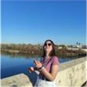 Soy estudiante Magisterio de Primaria, puedo impartir clases a niños de Educación Primaria y Lengua Castellana de la E.S.O y Bachiller