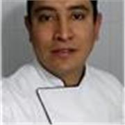 Cocinero profesional con especialización en gerenciamiento gastronomico
