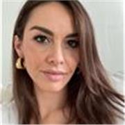 Diplomata al liceo classico indirizzo tradizionale con votazione di 100/100, supporto da molti anni studenti di ogni tipo e grado.