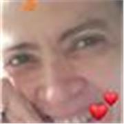 Profesor de inglés imparte clases a niños de todas las edades