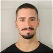 Graduado en Ciencias del Deporte y Educación Física por la Universidad de St. Mary's University, UK. Eterno alumno de Yoga
