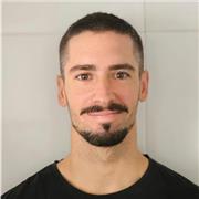 Graduado en Ciencias del Deporte y Educación Física por la Universidad de St. Mary's University, UK. Eterno alumno de Yoga