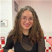Profesora particular de Derecho recién titulada con sólidos conocimientos y experiencia en técnicas de estudio avanzadas.