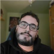 Soy informático, y en mis ratos libres doy clases a niños de Eso, generalmente de matemáticas, ya que es una asignatura que me apasiona