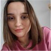 Soy estudiante de un grado de ingeniería, me gustaría poder hacer que la gente aprenda lo que tiene que estudiar de la forma mas dinámica y ligera posible.