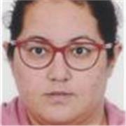 Profesor de inglés imparte a clases por todos los edades