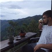 Soy profesor de dibujo, pintura e historia del arte, ofrezco mis conocimientos a niños, jóvenes y adultos