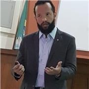 Professor de Química para jovens do ensino fundamental e médio