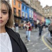 Docente di scuola superiore impartisce ripetizioni per tutte le materie (fino alla terza media), specifiche materie per superiori